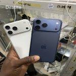 iPhone 17 pro max avec puce quasi neuf  | Dealito.ci